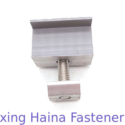 Metà di morsetto di alluminio del montaggio di pannello solare con la vite a testa cilindrica di testa di incavo della sfortuna